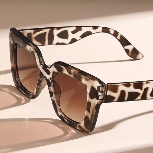 None Accessories - Women’s Brown Tortoise Sunglasses NWT